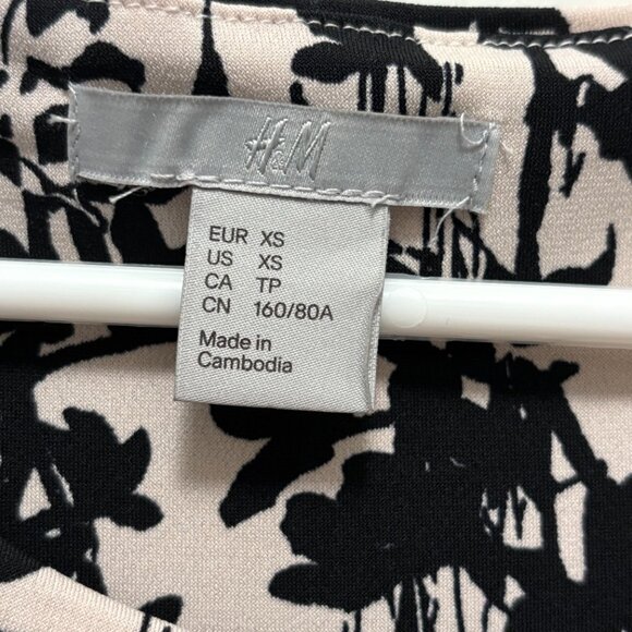 H&M Bodycon Black & Cream Dress Size XS EUC - Picture 7 of 8